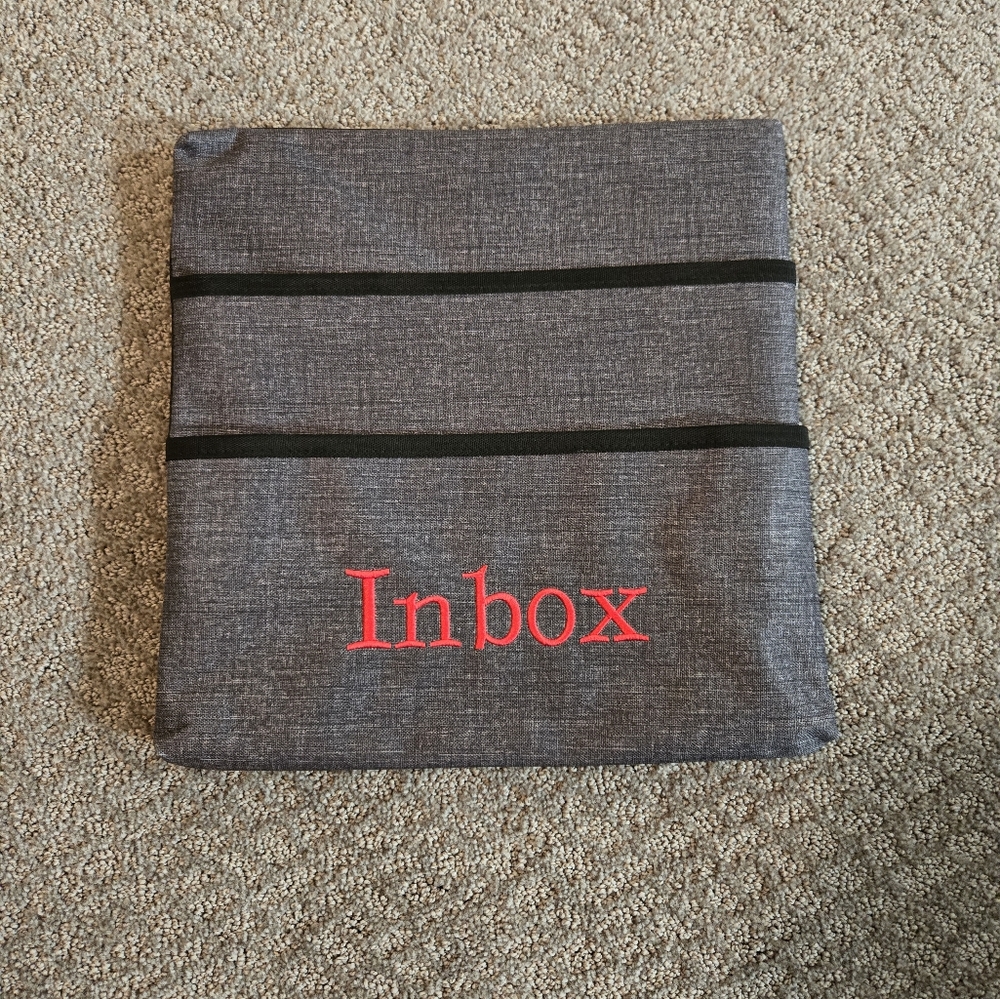 Thirty one mail hanger